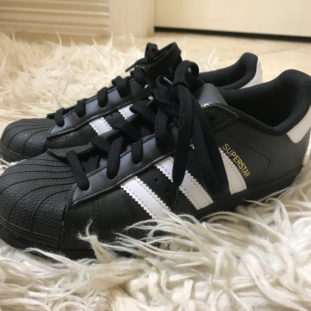 ADIDAS Black & White Superstar